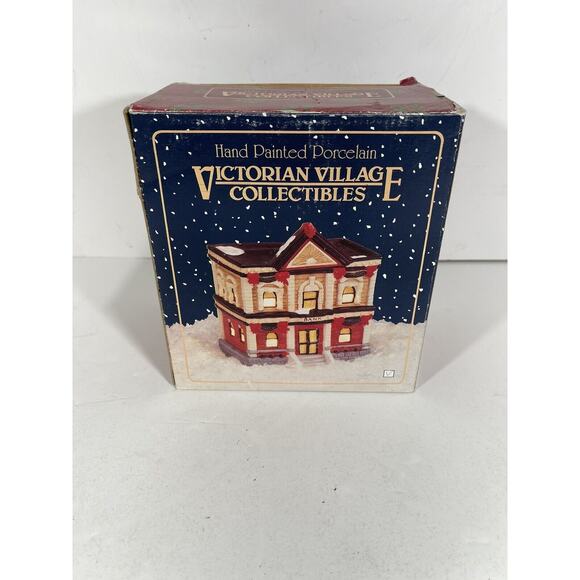 Vintage Victorian Village Collectibles BANK Hand Painted Porcelain Light Retired - Picture 12 of 12
